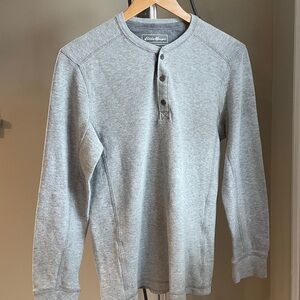 Men’s Eddie Bauer Light Gray Henley Top